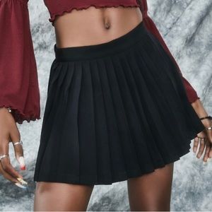 Delia’s- Red Omens Pleated Mini Skirt, SIZE:S